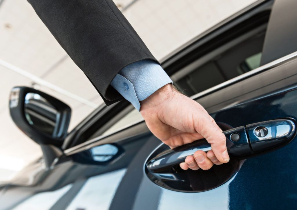 Descubre el Mejor Servicio de Alquiler de Vehículo con Conductor en Barcelona