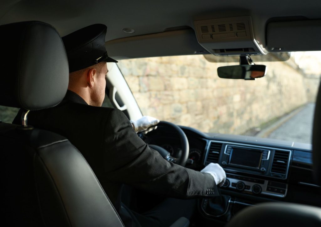 Descubre la Elegancia del Alquiler de Chofer Privado en Barcelona con Like Drivers
