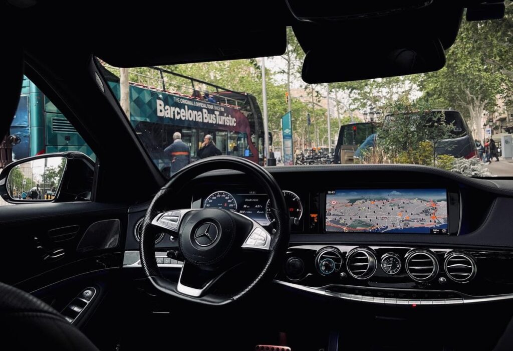 Transfer Aeropuerto Barcelona con Chofer Privado | Precio Fijo y Cálculo Instantáneo 24/7